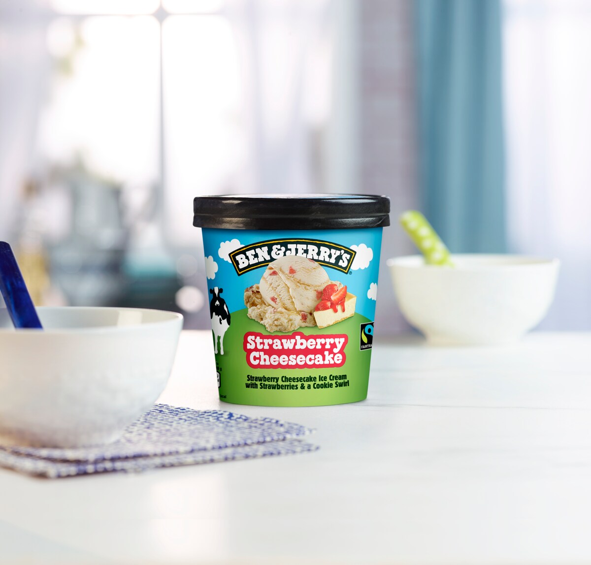 Strawberry Cheesecake Ice Cream - Tub 4 / 4
